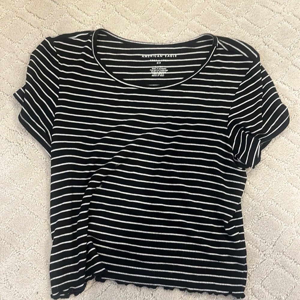 Soft and cribbed American eagle cropped shirt!!